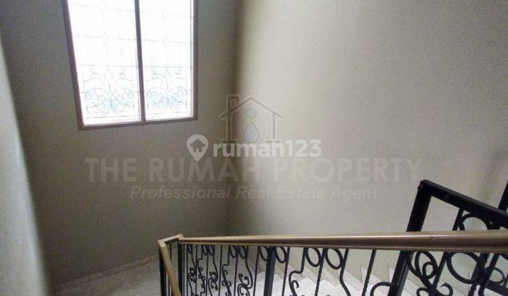 Sewa Rumah 2 Lantai Akses Parkir Luas Bisa Jadi Office di Kalibata Jaksel 17