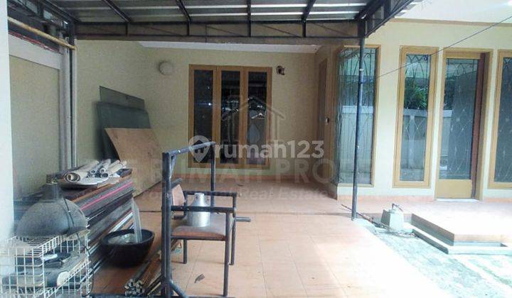 Disewa Rumah 2 Lantai Modern Minimalis Akses Parkir Luas di Kalibata 5