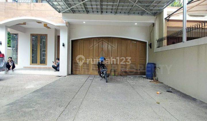 Disewa Rumah 2 Lantai Modern Minimalis Akses Parkir Luas di Kalibata 7