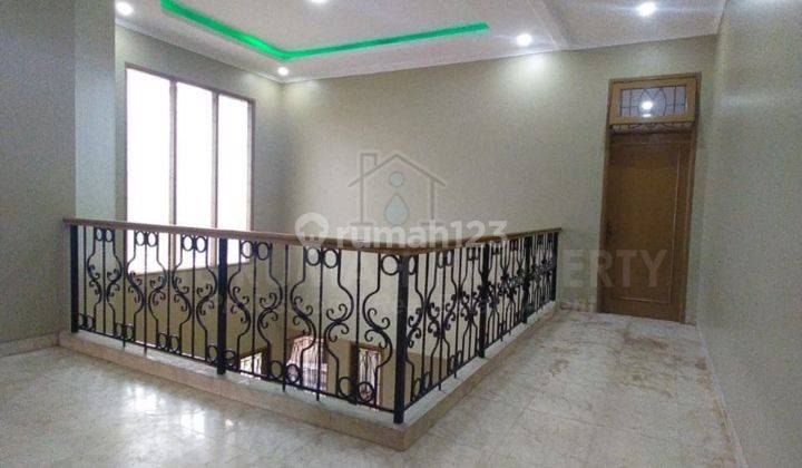Disewa Rumah 2 Lantai Modern Minimalis Akses Parkir Luas di Kalibata 23