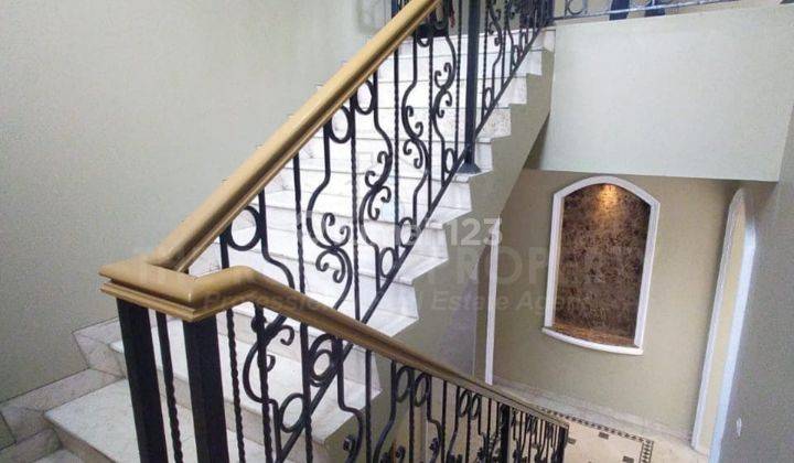 Disewa Rumah 2 Lantai Modern Minimalis Akses Parkir Luas di Kalibata 22