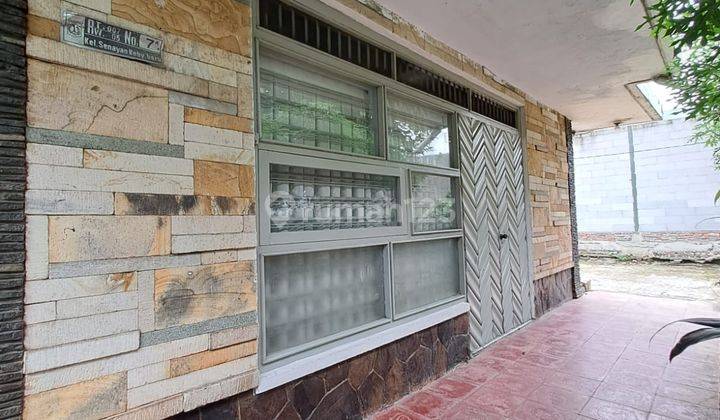 Rumah Hitung Tanah Cocok Untuk Komersil Lokasi Strategis di Scbd 8