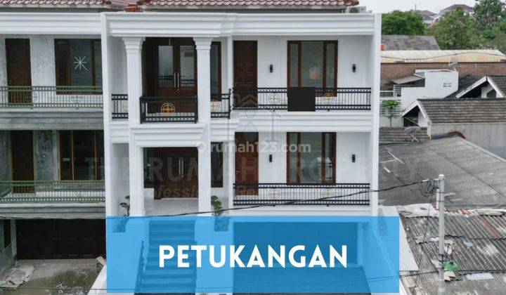 Dijual Rumah Baru American Classic Private Pool Petukangan 1