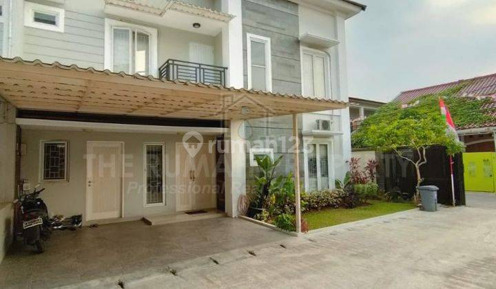 Rumah 3 Lantai Dalam Townhouse di Cinere Depok Unit Rapi Dan Siap Huni 2