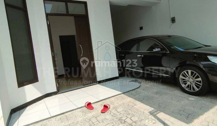 Rumah Modern Siap Huni 2 Lantai 5 Kamar di Kebayoran Baru Dalam Komplek 2