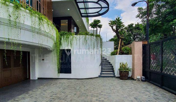 Rumah Mewah 3 Lantai Private Pool Permata Hijau Dijual 2