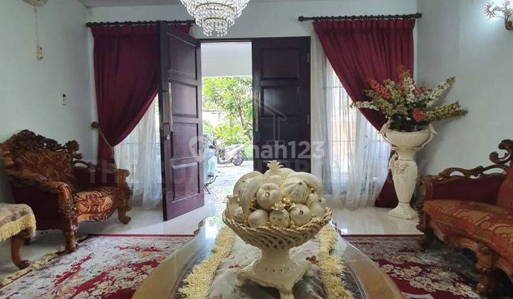 Rumah 2 Lantai With Private Swimming Pool Dijual di Cipete 2