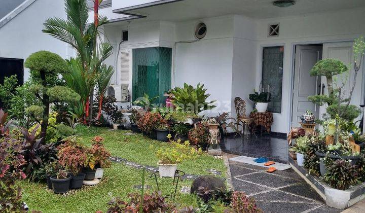 Rumah Modern Minimalis Ada Taman Depan Dalam Cirendeu Tangsel 1