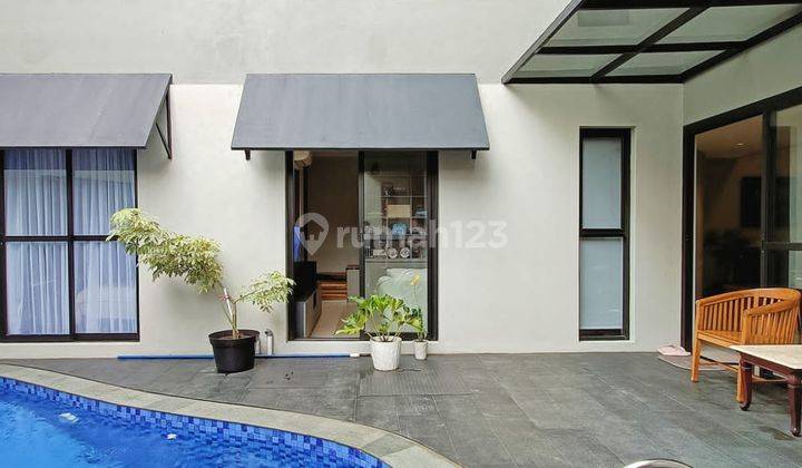 Rumah Modern Dan Cantik Dengan Pool di Bintaro Tangsel 1