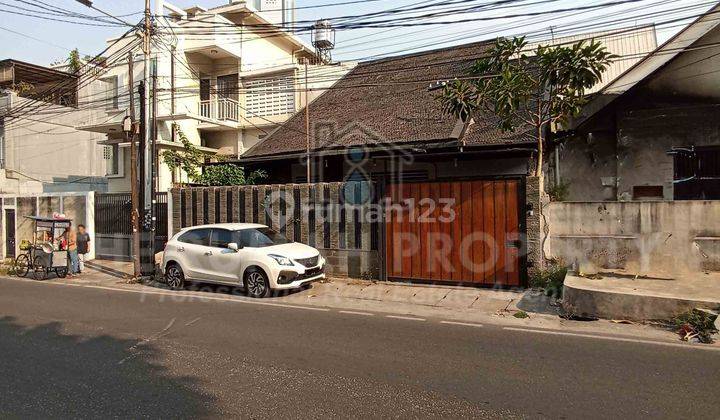 Rumah 2 Lantai di Pinggir Jalan Raya Bendungan Hilir Dijual 1