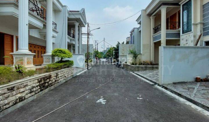 Rumah Mewah Dalam Modern Classic Dijual di Duren Sawit 2