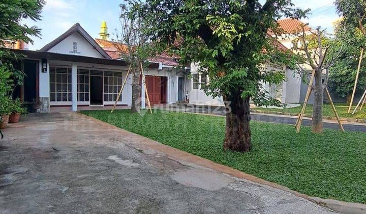 Rumah Pinggir Jalan Raya Akses Lebar Dijual di Menteng Jakpus 2