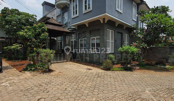 Rumah Hook Halaman Luas Harga Nego di Lebak Bulus 2