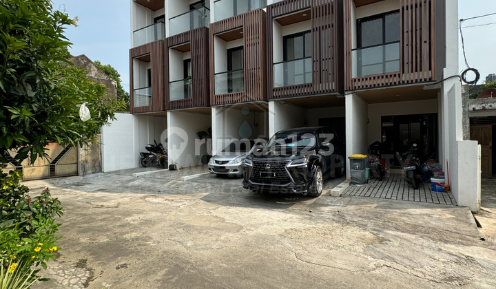 Townhouse Baru 3 Lantai Unit Baru Permata Hijau Area 
