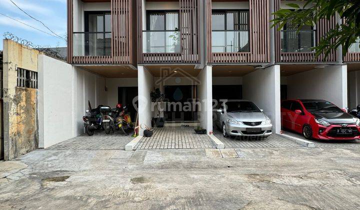 Townhouse Bagus 3 Lantai Unit Baru Kebayoran Lama Dekat Permata Hijau 2