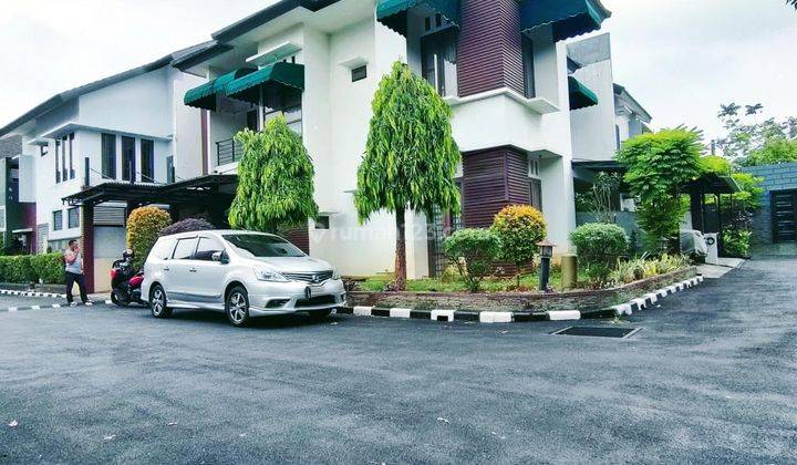 Dijual Rumah Hook Dalam Townhouse di Jatiawaringin Jakarta Timur 1