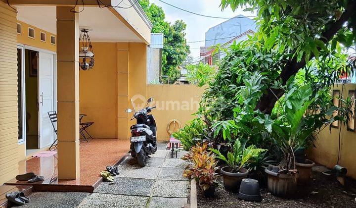 Dijual Rumah Satu Setengah Lantai Pinggir Jalan Raya di Jatiwaringin 1