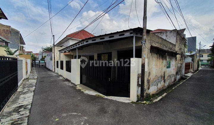 Dijual Cepat Rumah Satu Setengah Lntai Siap Huni Non Cluster di Tebet 2