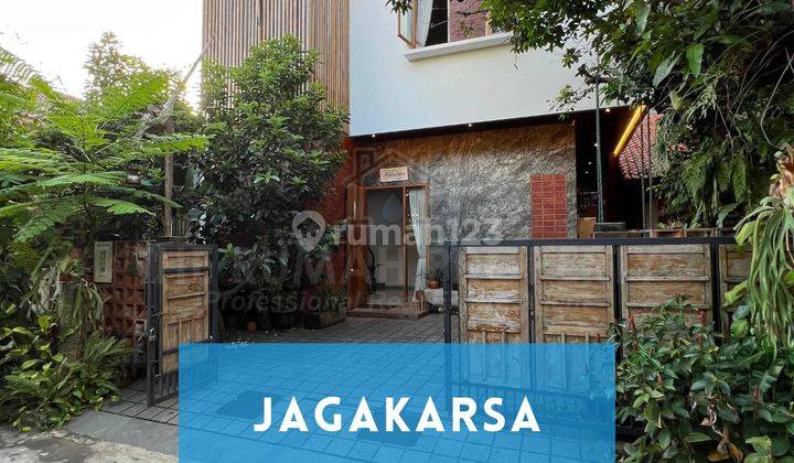 Rumah Modern Jagakarsa 2 Lantai Dengan Rooftop Mushola Dan Ada Kamar Bawah 1