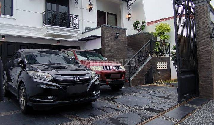 Jual Cepat Rumah 3 Lantai Private Lift Dan Pool di Menteng Jakarta Pusat 1