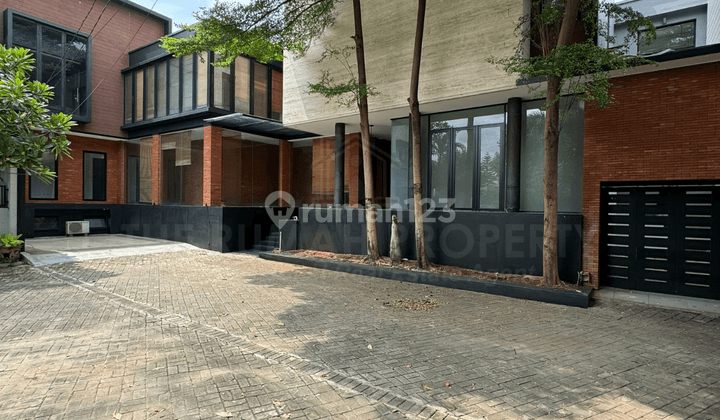 Rumah Bagus Modern Private Pool Dalam Townhouse di Kebayoran Lama Jakarta Selatan 2