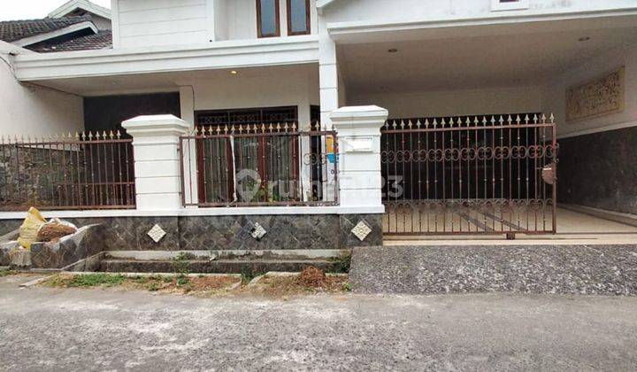 Dijual Rumah 2 Lantai di Jatiwaringin 2