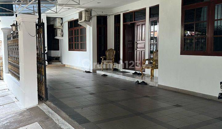 Rumah Dekat Taman Lokasi Nyaman di Rawamangun Jakarta Timur 2