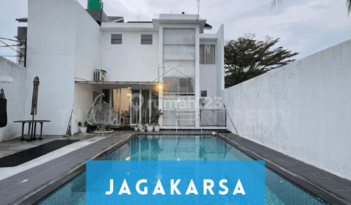 Rumah Full Furnished Private Pool Dalam Cluster di Jagakarsa Jaksel 1