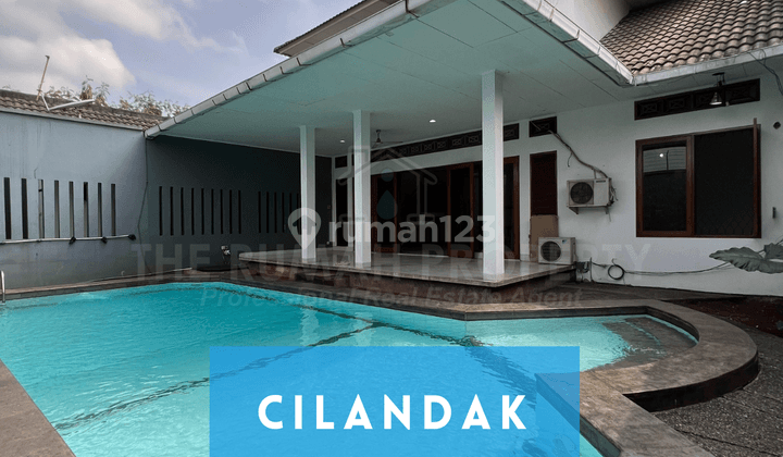 Rumah Cilandak Barat Jaksel Ada Pool Dan Halaman Akses Tol Jorr 1