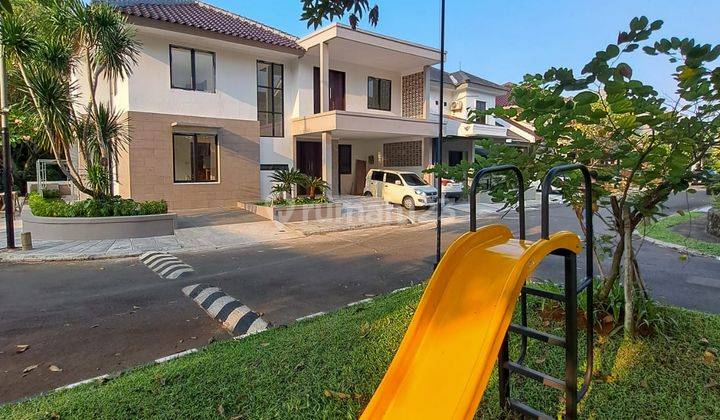 Rumah Hook Depan Taman Bintaro Sektor 9 Dalam Komplek 1