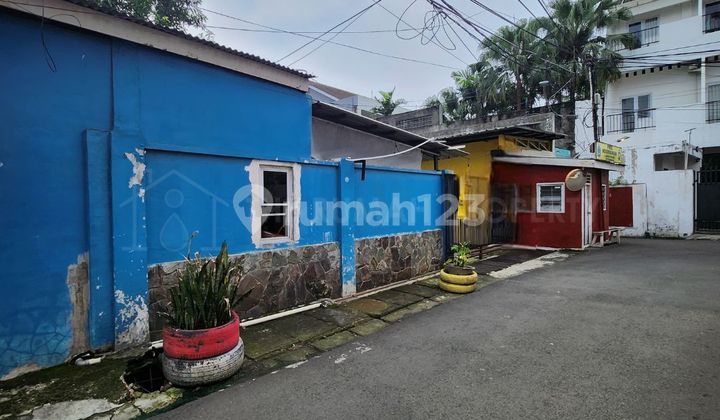 Ex Showroom Moge House Kebayoran Baru 30 Meters from Jalan Rado Dalam Raya. 2