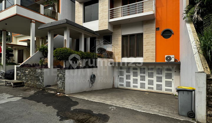 Rumah Siap Huni Dalam Cluster Lebak Bulus Ada Kolam Renang