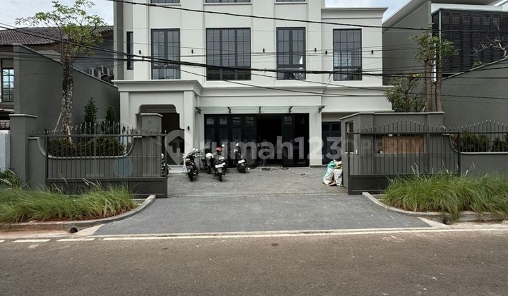 For Sale House With Private Lift And Private Pool In Senopati 2