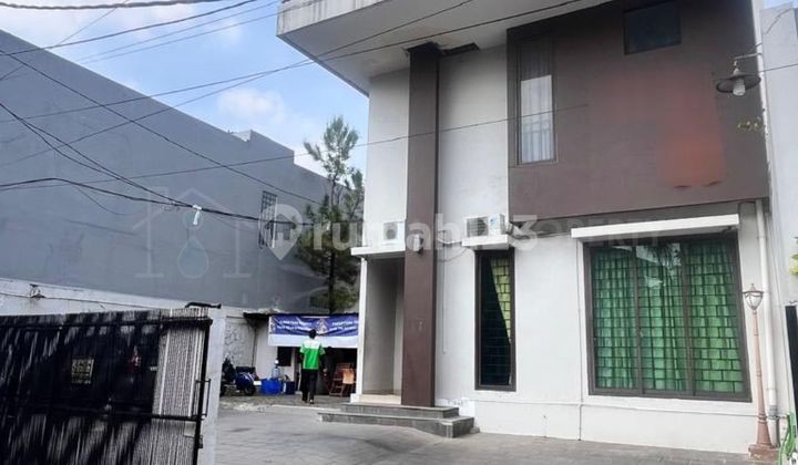 Commercial Building in Cipete, Kebayoran Baru, Suitable for Office or Boarding House.