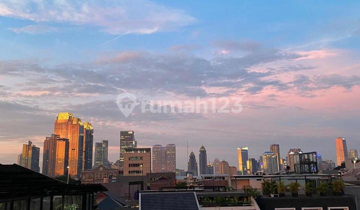 Rumah 3 Lantai dengan Rooftop Garden Kebayoran Baru Dekat Senopati. Rumah 3 Lantai dengan Rooftop Garden Kebayoran Baru Dekat Senopati.