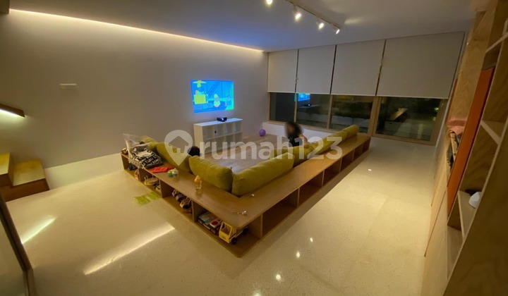 3-Storey House with Rooftop Garden in Kebayoran Baru Near Senopati. 2