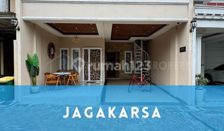 Rumah Bagus Dalam Townhouse Pinggir Jalan Utama Kahfi 1 Jagakarsa