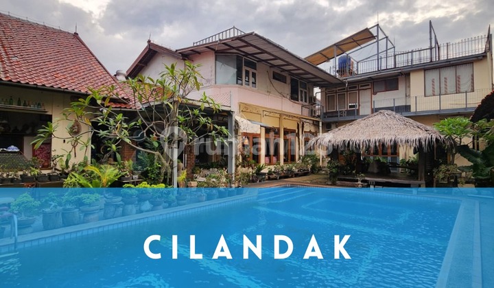 Rumah Tanah Luas Cilandak Ada Pol Fully Furnished