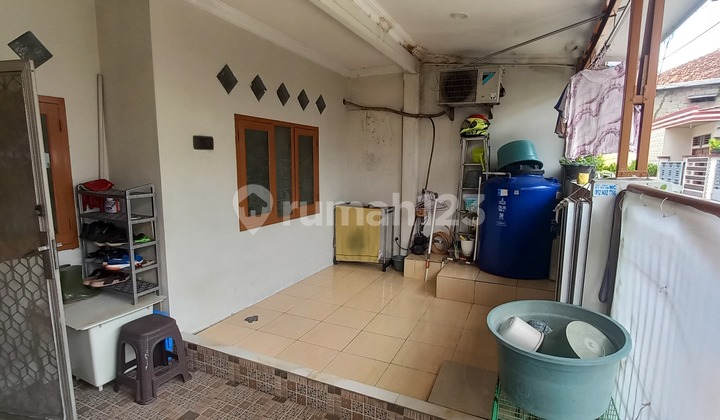 Quick Sale of Ready-to-Live Villa in Taman Cibodas 2