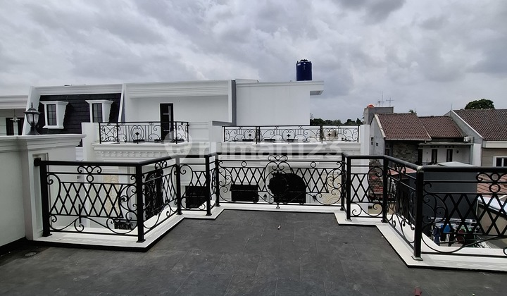 Rumah Siap 3 Lantai Cluster 2