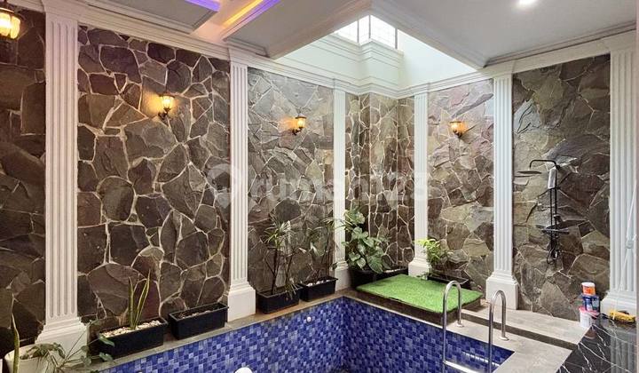 Rumah Bagus Ada Kolam Renang 2