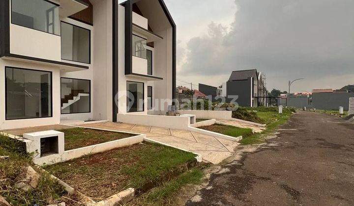 House in Complex Row 6 Meters 2