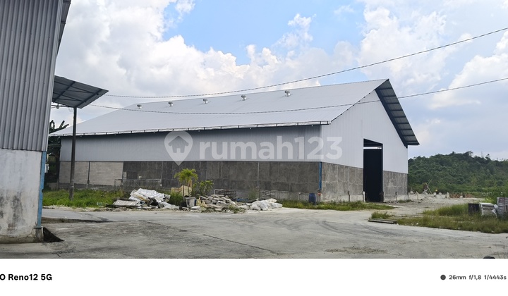 For Rent: Spacious 900 M2 Warehouse in Kariangau, Balikpapan