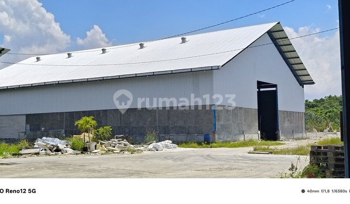 For Rent: Spacious 900 M2 Warehouse in Kariangau, Balikpapan