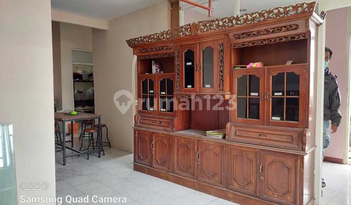 Dijual Cepat Rumah di Bawah NJOP Mainroad Sarijadi Bandung Dijual Cepat Rumah di Bawah NJOP Mainroad Sarijadi Bandung