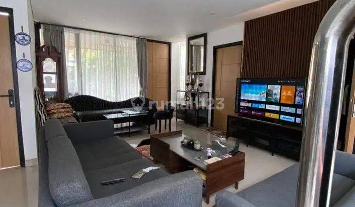 Dijual Rumah Dengan Kolam Renang Komplek Pondok Hijau Bandung 1