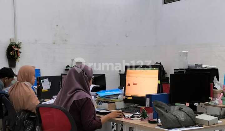 Dijual Tempat Usaha 3 Lantai di Kalijudan 2