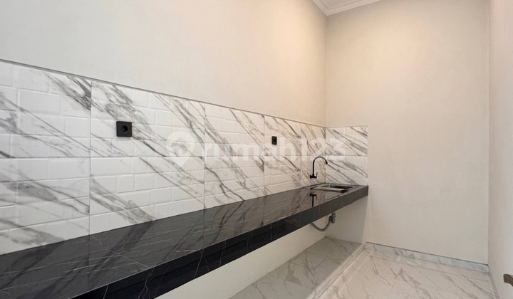 Bw15 Dijual Rumah Baru Minimalis Kontemporer Dekat Merr Murah di Araya Galaxy Bumi Permai 2