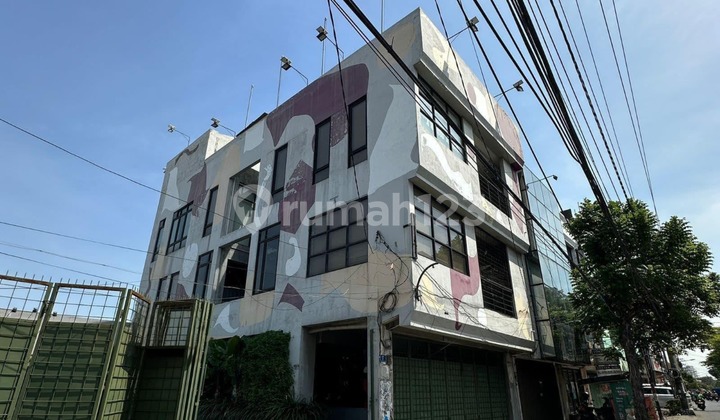 DIJUAL/ DISEWAKAN BEKAS RESTO (TERAS RUMAH CAFE) + GEDUNG 4 LANTAI (JADI SATU KOMPLEK) DI RUNGKUT
