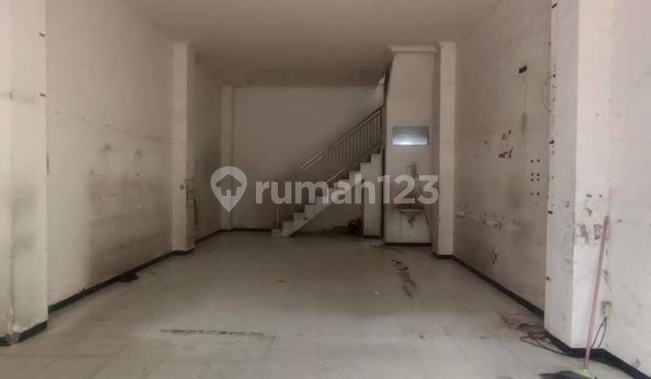 Bw18 For Rent 2-Story Ready-to-Use Shop House with Strategic Location and SHM in Arief Rahman Hakim, Surabaya 2
